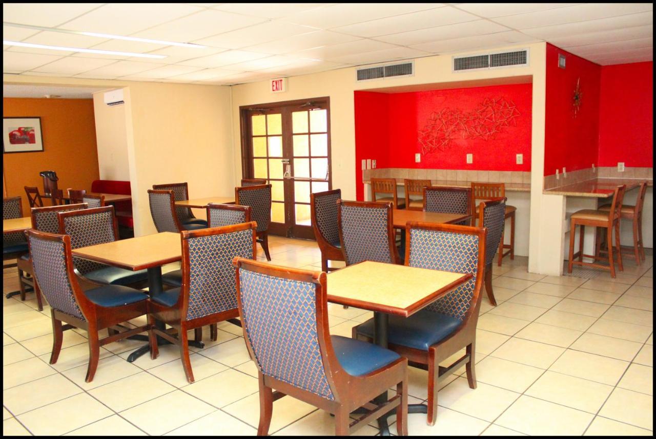 Ramada By Wyndham Tucson Airport Hotel Drexel Heights Exterior photo