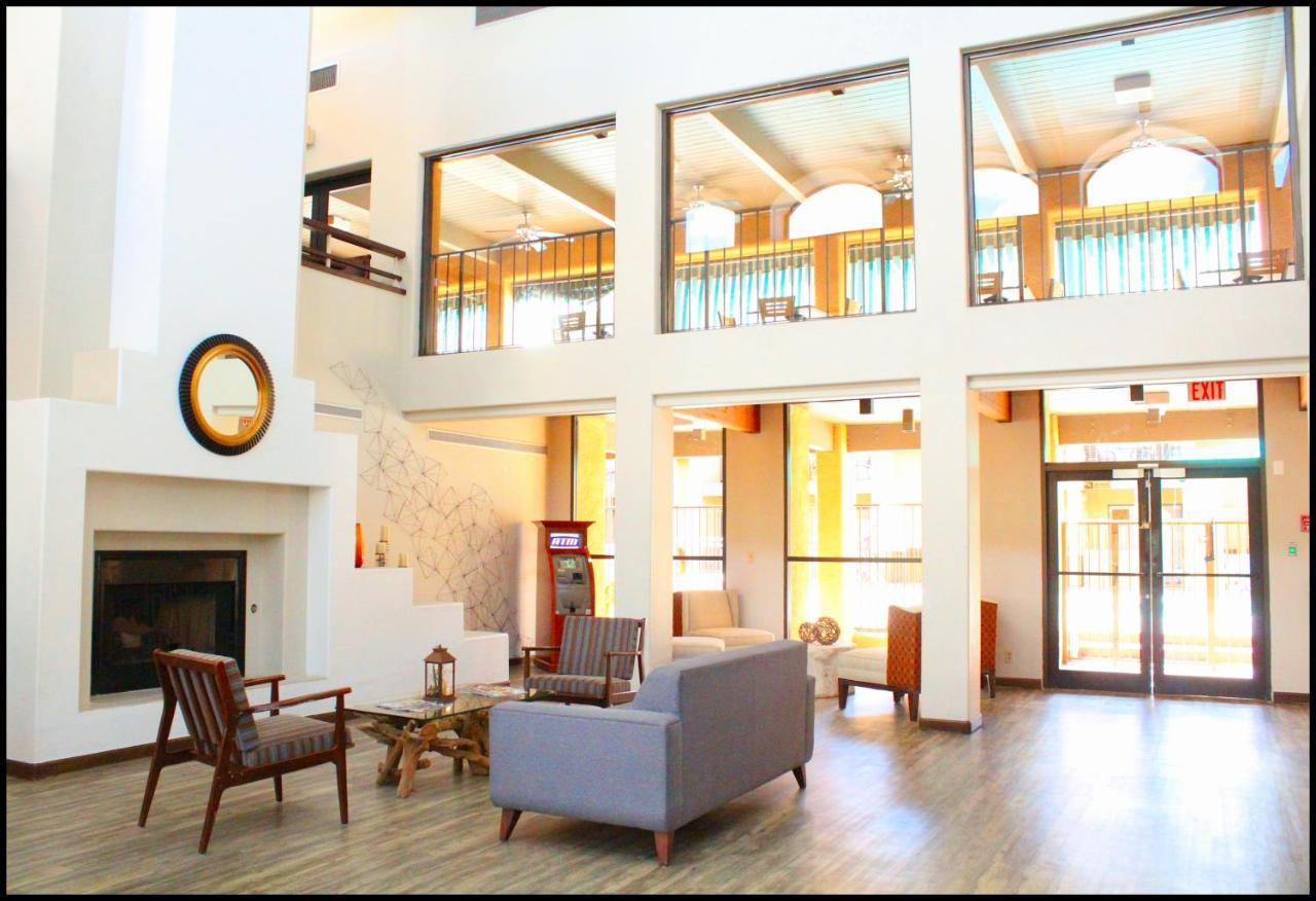 Ramada By Wyndham Tucson Airport Hotel Drexel Heights Exterior photo