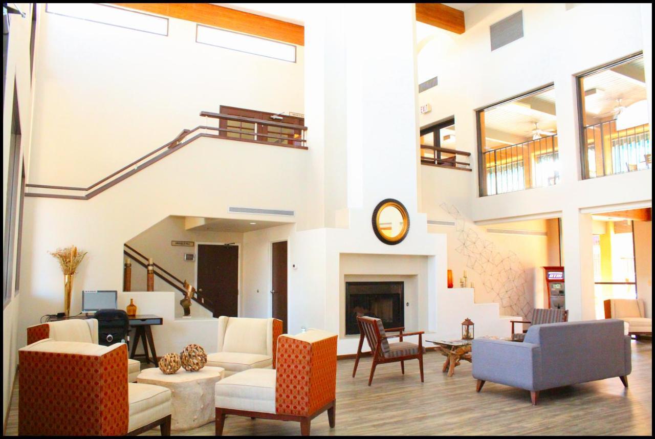 Ramada By Wyndham Tucson Airport Hotel Drexel Heights Exterior photo