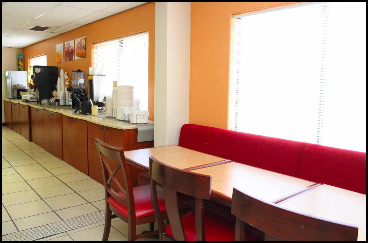 Ramada By Wyndham Tucson Airport Hotel Drexel Heights Exterior photo