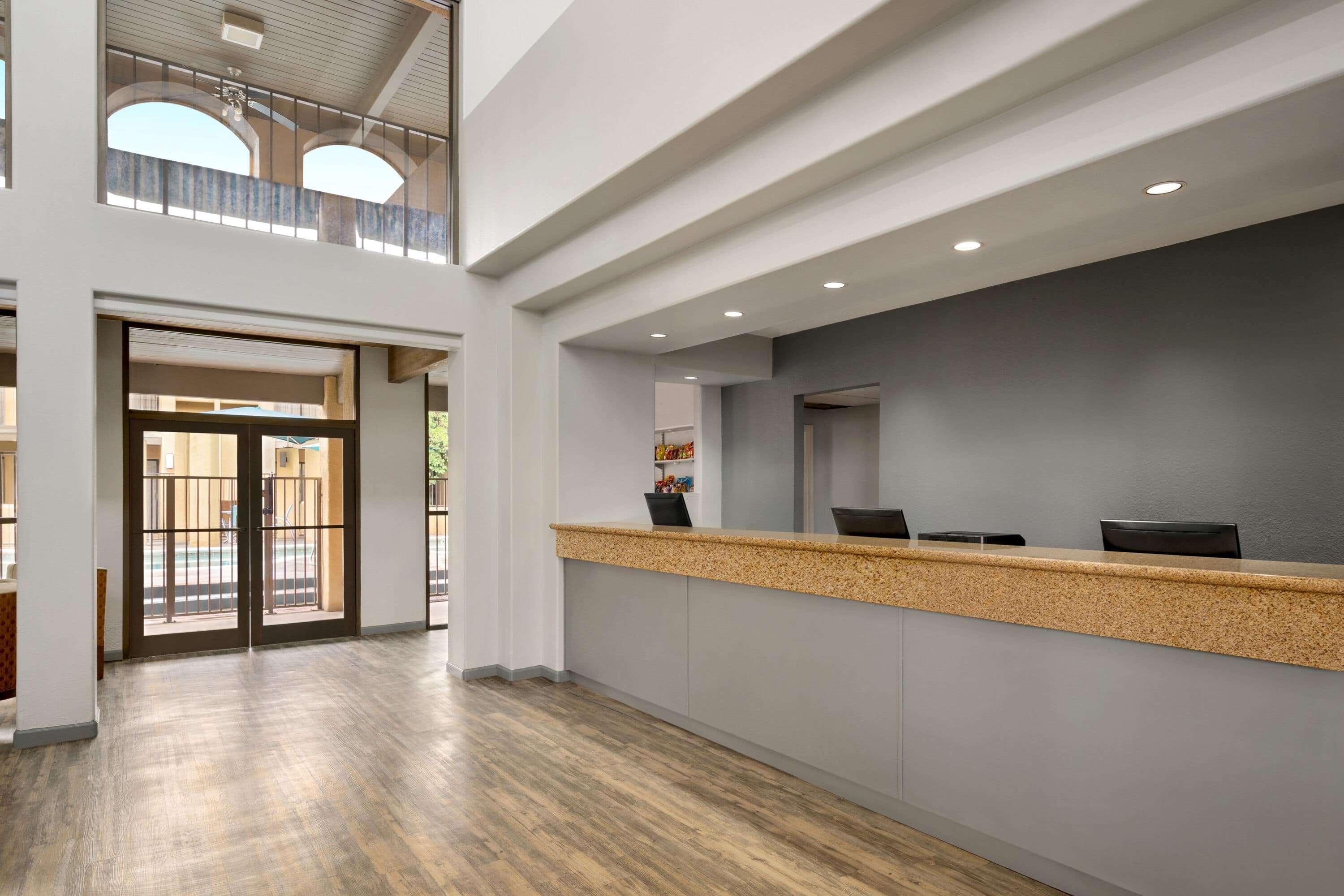 Ramada By Wyndham Tucson Airport Hotel Drexel Heights Exterior photo