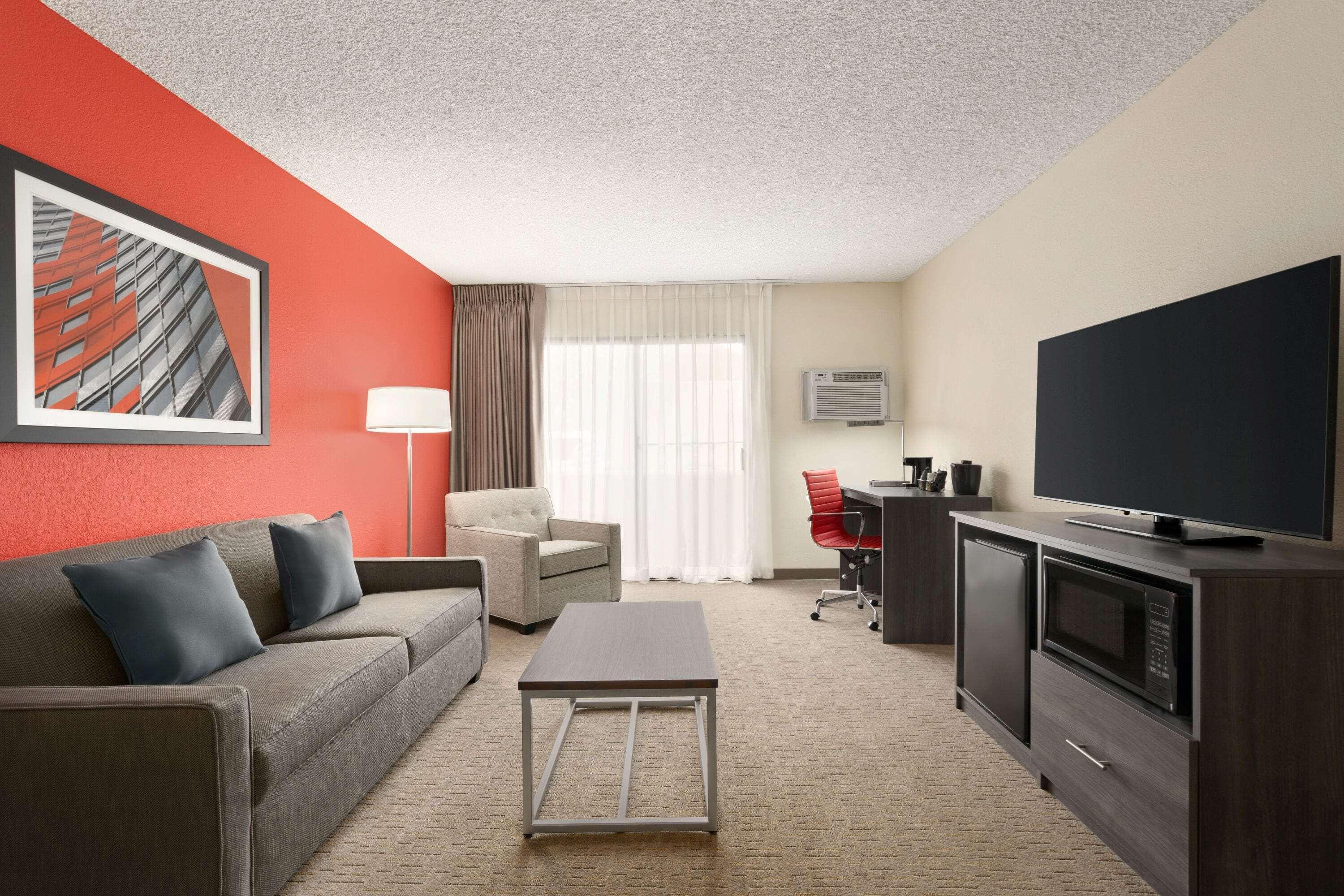 Ramada By Wyndham Tucson Airport Hotel Drexel Heights Exterior photo
