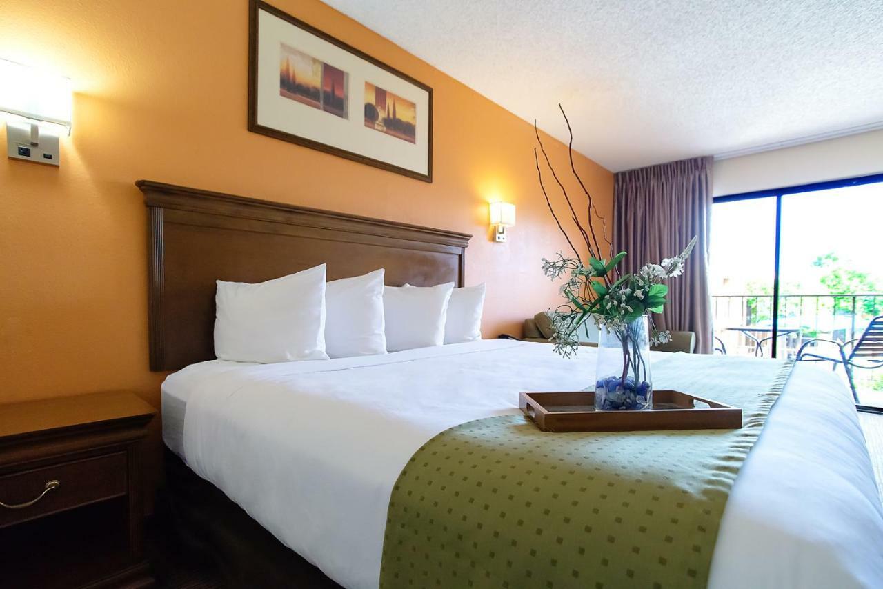 Ramada By Wyndham Tucson Airport Hotel Drexel Heights Exterior photo
